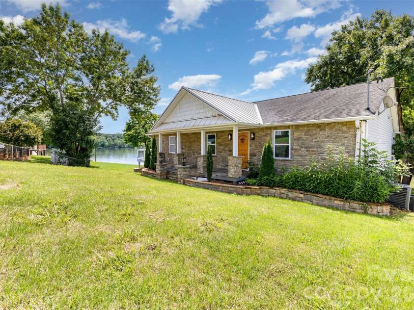230 River Loop Road, Belmont, NC 28012.  MLS# CAR4352056, YatesRealty ID 7183. 