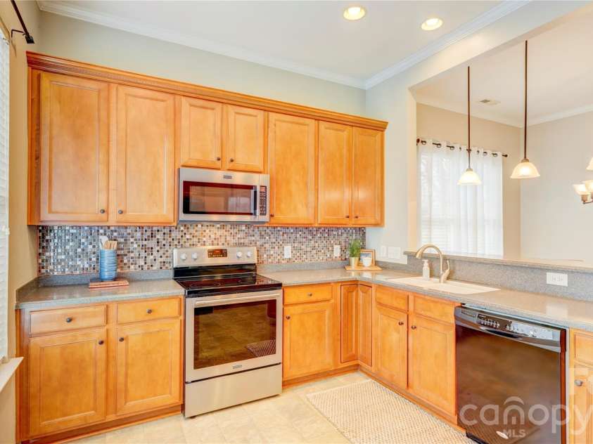 300 Park View Drive, Belmont, NC 28012.  MLS# CAR4314458, YatesRealty ID 7185. 