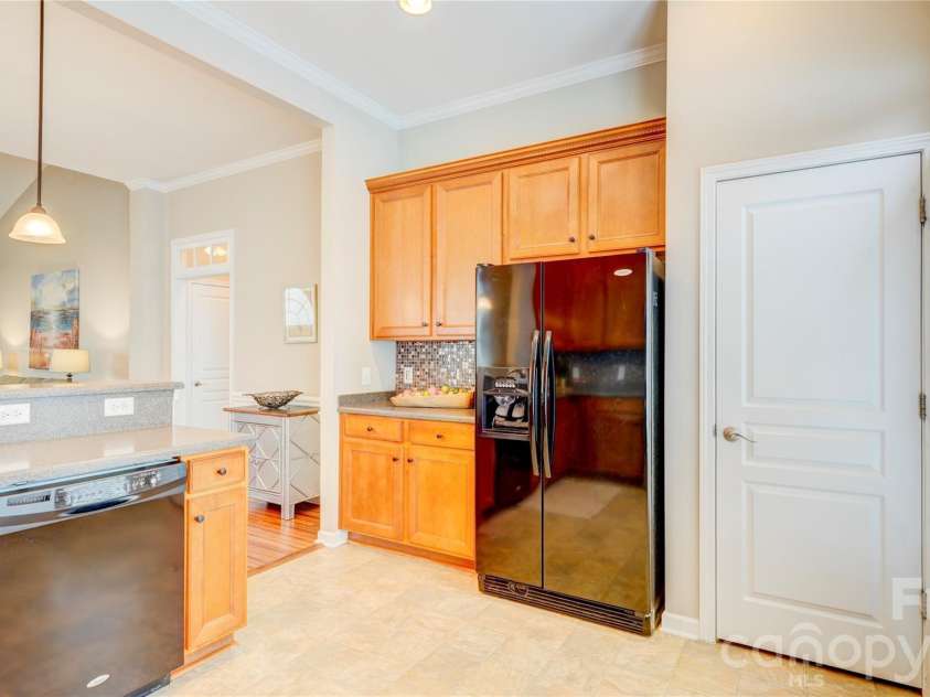 300 Park View Drive, Belmont, NC 28012.  MLS# CAR4314458, YatesRealty ID 7185. 