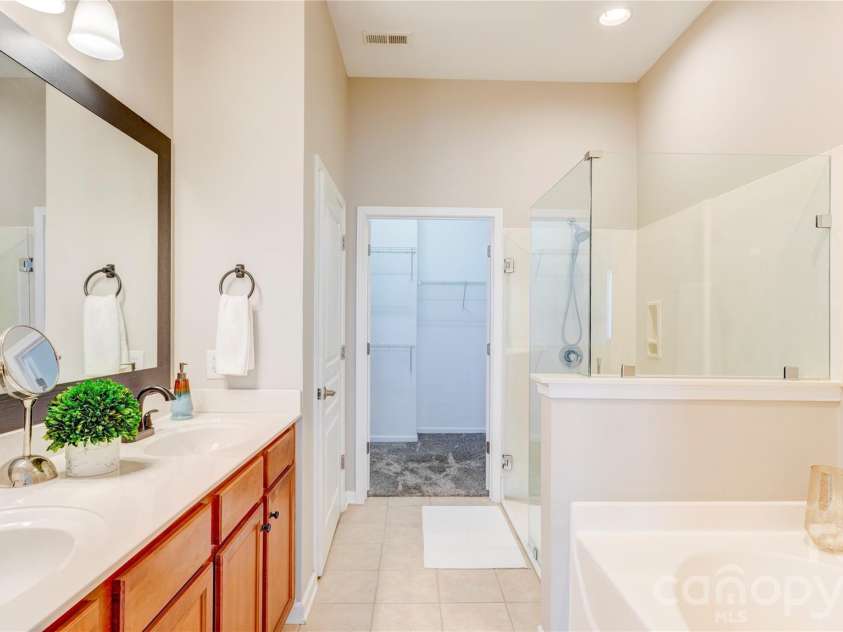 300 Park View Drive, Belmont, NC 28012.  MLS# CAR4314458, YatesRealty ID 7185. 