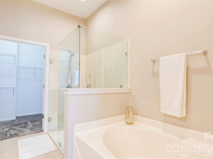 300 Park View Drive, Belmont, NC 28012.  MLS# CAR4314458, YatesRealty ID 7185. 
