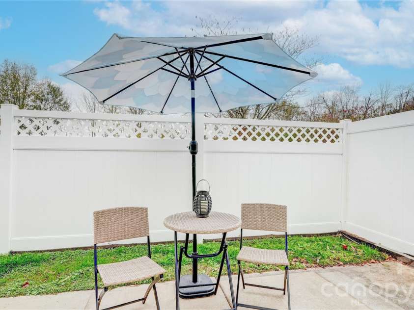300 Park View Drive, Belmont, NC 28012.  MLS# CAR4314458, YatesRealty ID 7185. 