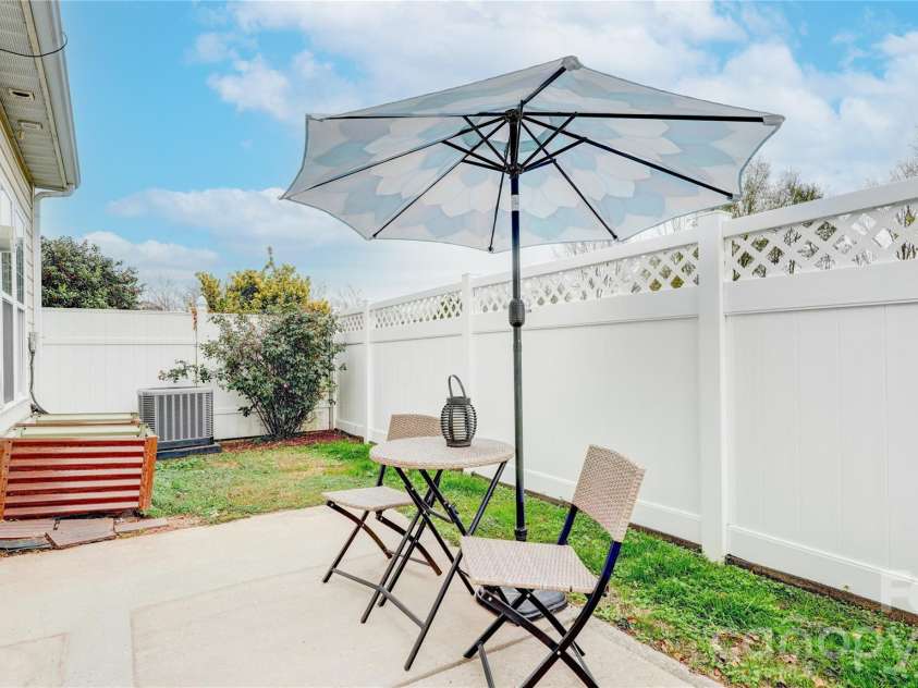 300 Park View Drive, Belmont, NC 28012.  MLS# CAR4314458, YatesRealty ID 7185. 