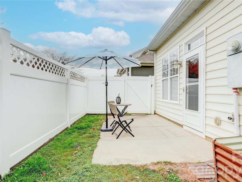 300 Park View Drive, Belmont, NC 28012.  MLS# CAR4314458, YatesRealty ID 7185. 
