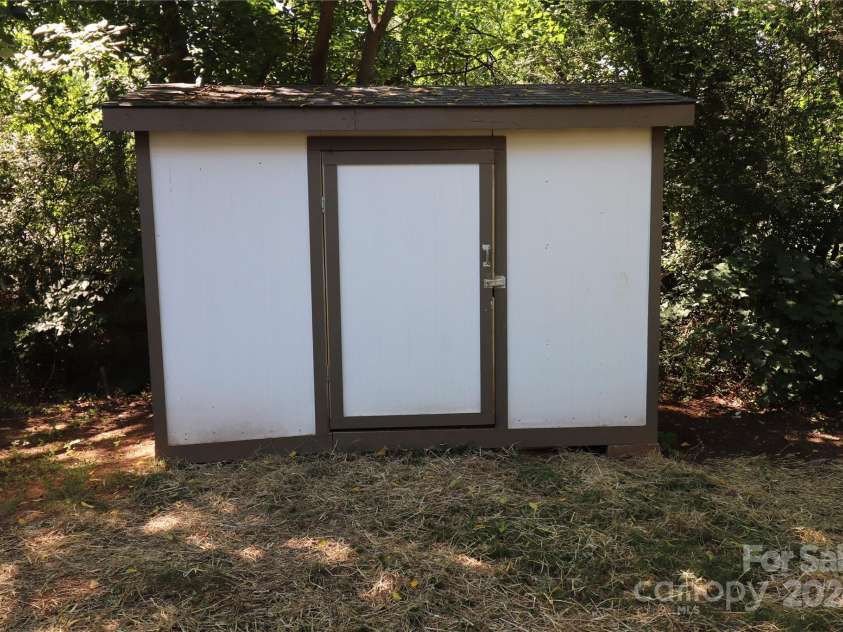 410 Clinton Drive, Kings Mountain, NC 28086.  MLS# CAR4156831, YatesRealty ID 7185. Storage Building