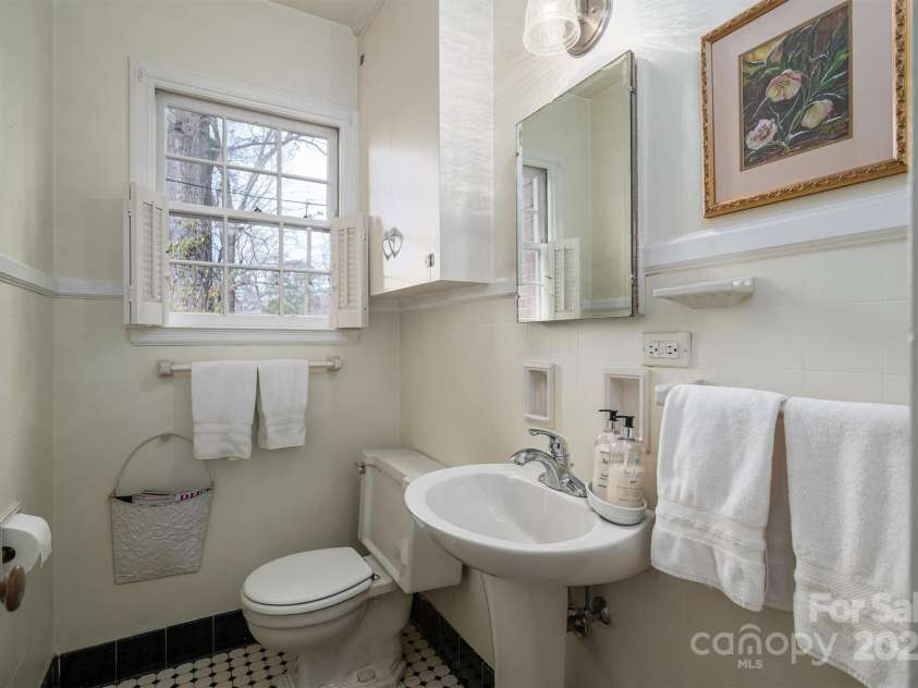 1120 Cumberland Avenue, Gastonia, NC 28054.  MLS# CAR4222455, YatesRealty ID 7186. 