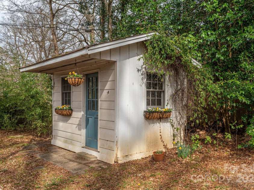 1120 Cumberland Avenue, Gastonia, NC 28054.  MLS# CAR4222455, YatesRealty ID 7186. 
