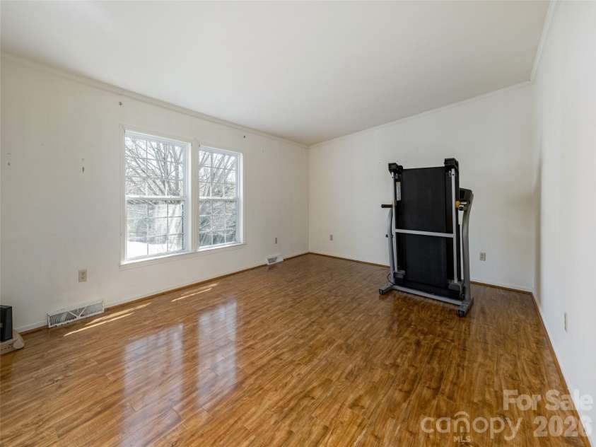4 Marjorie Lane, Hendersonville, NC 28792.  MLS# CAR4361596, YatesRealty ID 7186. 