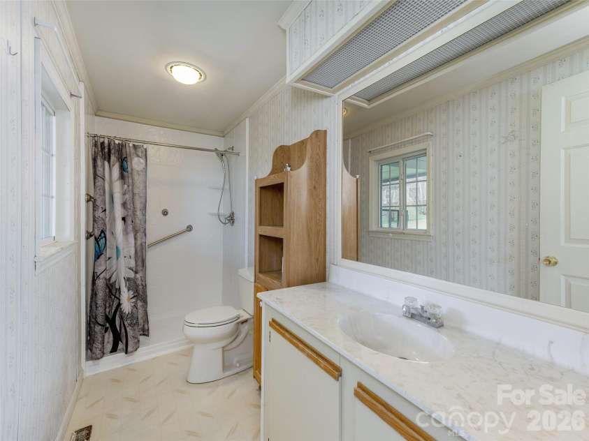 4 Marjorie Lane, Hendersonville, NC 28792.  MLS# CAR4361596, YatesRealty ID 7186. 