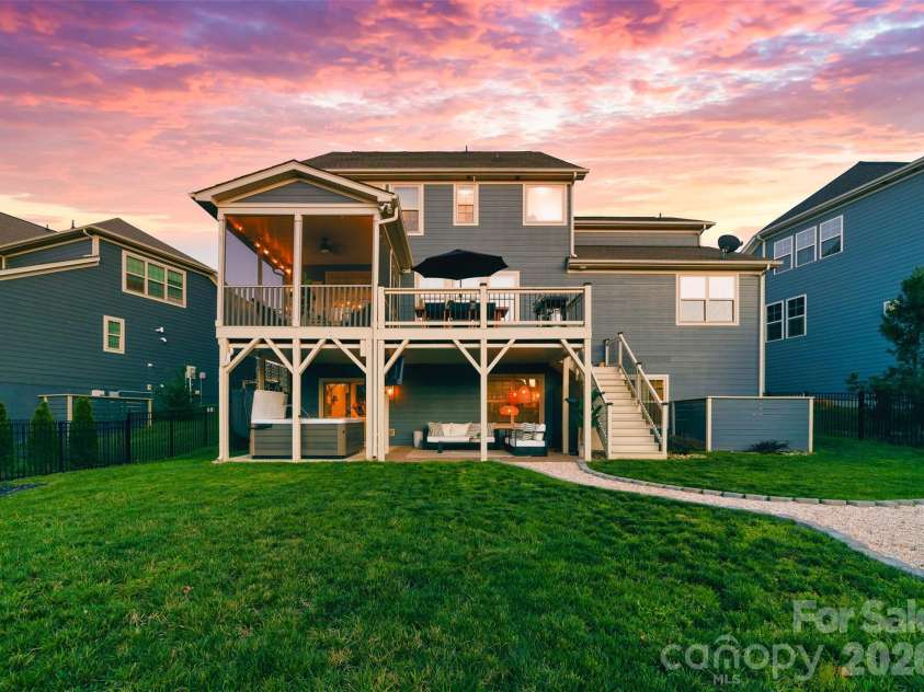 17549 Julees Walk Lane, Davidson, NC 28036.  MLS# CAR4358024, YatesRealty ID 7189. 