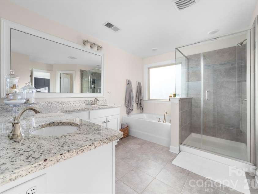 17549 Julees Walk Lane, Davidson, NC 28036.  MLS# CAR4358024, YatesRealty ID 7189. 
