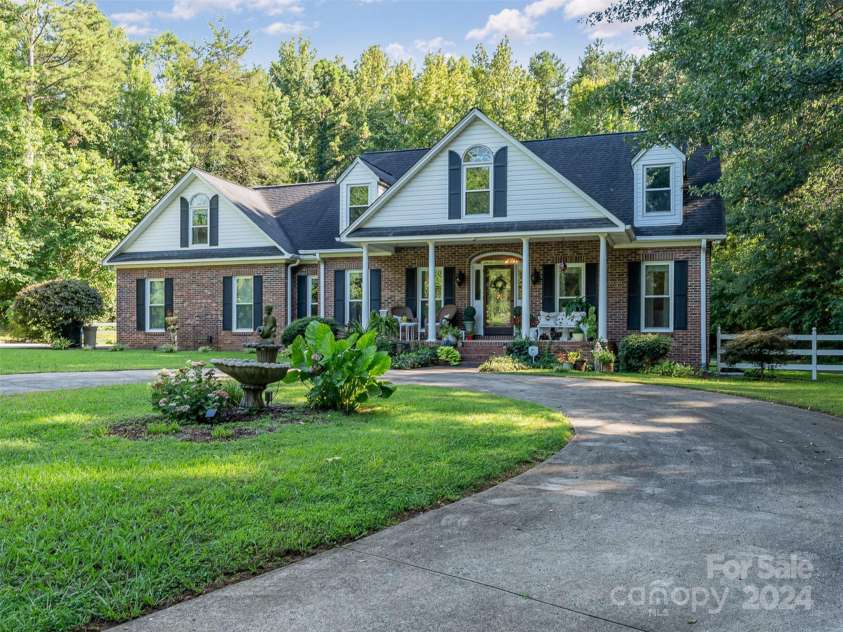 10227 Mount Holly Road, Charlotte, NC 28214.  MLS# CAR4168183, YatesRealty ID 719. 