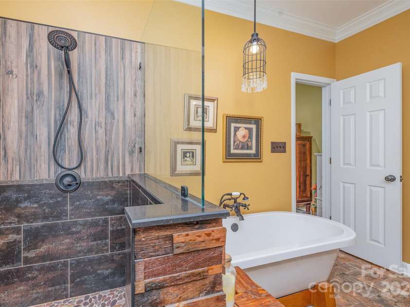 10227 Mount Holly Road, Charlotte, NC 28214.  MLS# CAR4168183, YatesRealty ID 719. 