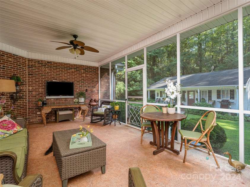 10227 Mount Holly Road, Charlotte, NC 28214.  MLS# CAR4168183, YatesRealty ID 719. 