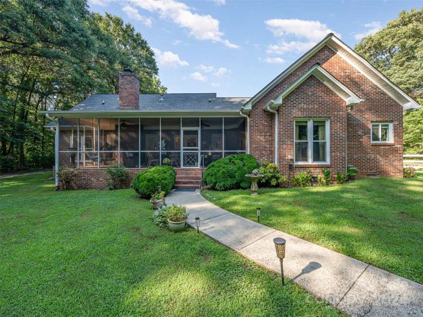 10227 Mount Holly Road, Charlotte, NC 28214.  MLS# CAR4168183, YatesRealty ID 719. 