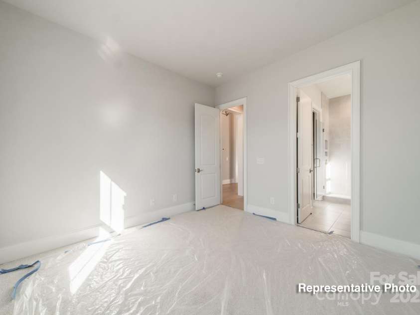 402 Turtleback Ridge, Matthews, NC 28104.  MLS# CAR4302443, YatesRealty ID 719. 