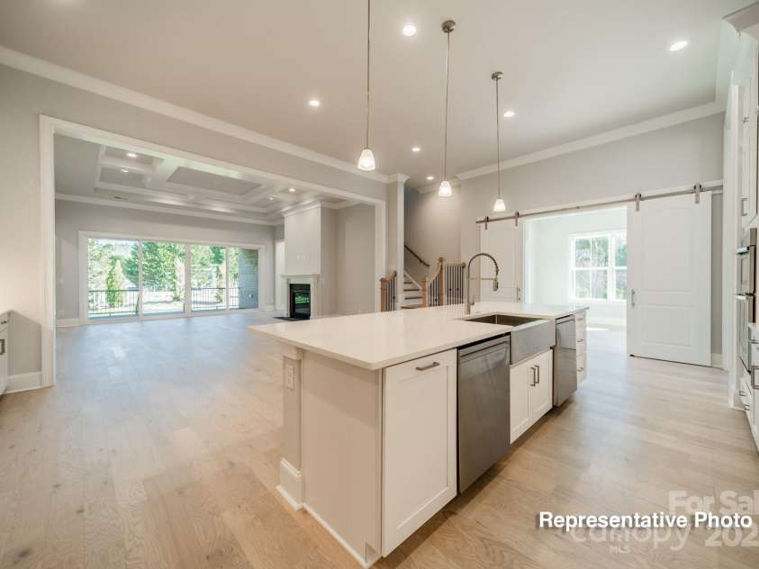 402 Turtleback Ridge, Matthews, NC 28104.  MLS# CAR4302443, YatesRealty ID 719. 