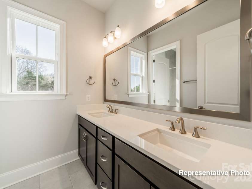 402 Turtleback Ridge, Matthews, NC 28104.  MLS# CAR4302443, YatesRealty ID 719. 