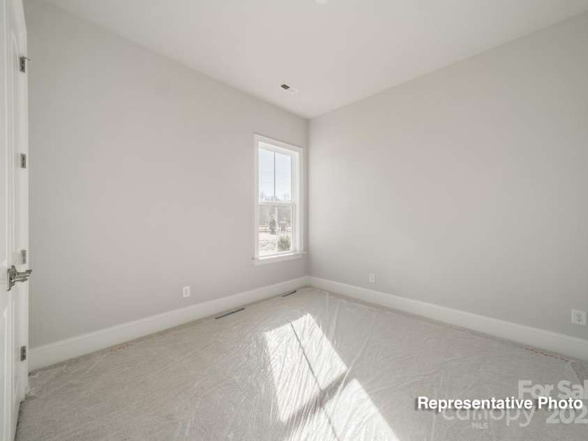 402 Turtleback Ridge, Matthews, NC 28104.  MLS# CAR4302443, YatesRealty ID 719. 