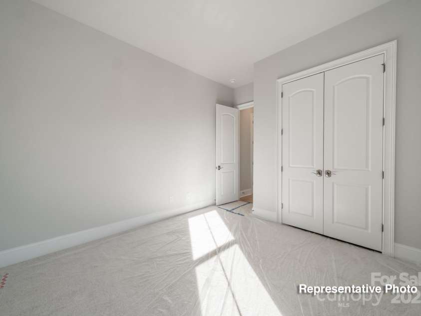 402 Turtleback Ridge, Matthews, NC 28104.  MLS# CAR4302443, YatesRealty ID 719. 