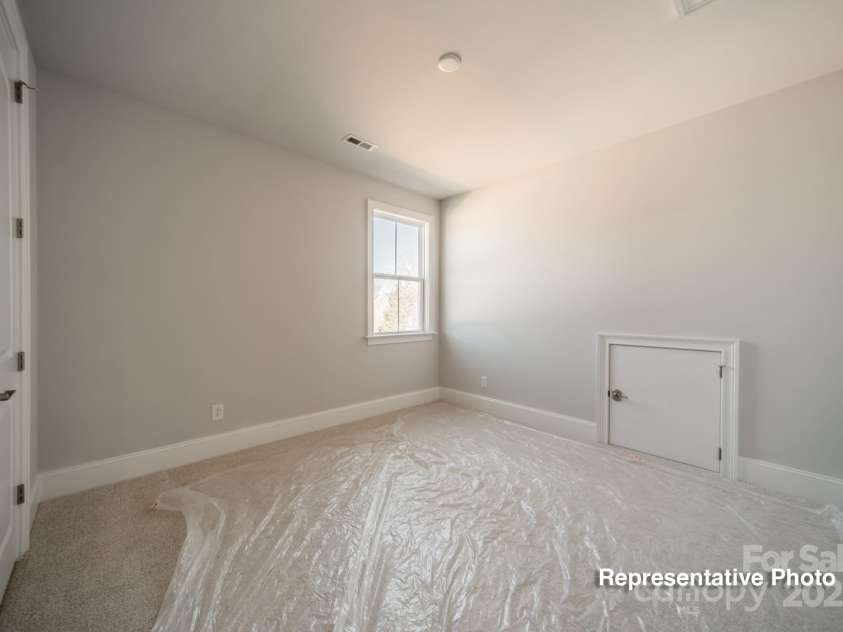 402 Turtleback Ridge, Matthews, NC 28104.  MLS# CAR4302443, YatesRealty ID 719. 