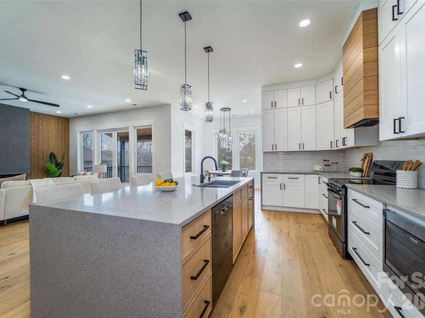 25 George Allen Ridge, Arden, NC 28704.  MLS# CAR4337077, YatesRealty ID 7190. 