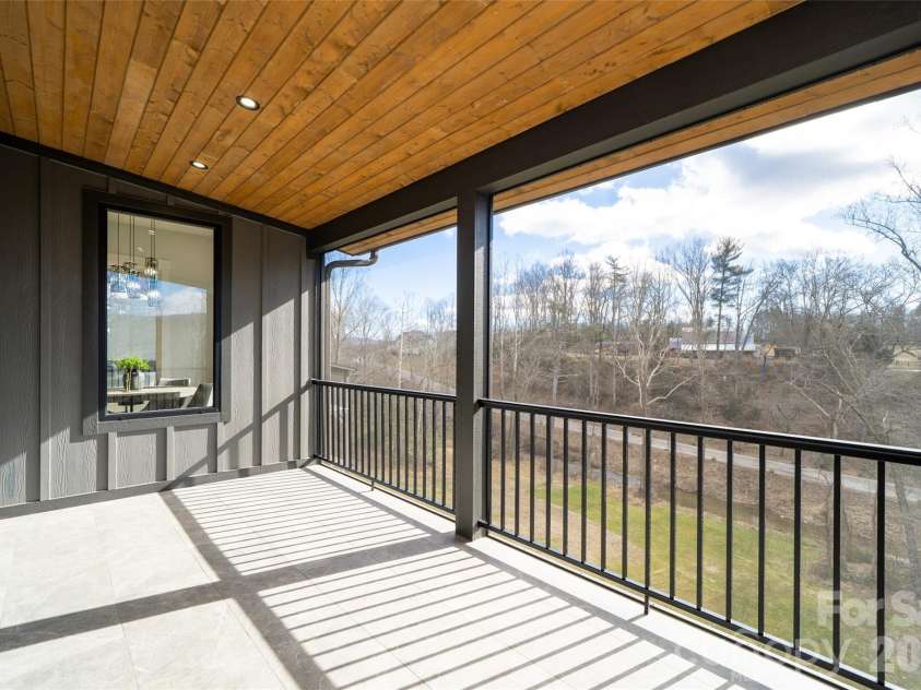 25 George Allen Ridge, Arden, NC 28704.  MLS# CAR4337077, YatesRealty ID 7190. 