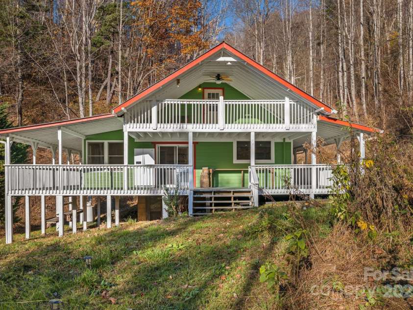 340 Wendy Avenue, Marshall, NC 28753.  MLS# CAR4210108, YatesRealty ID 7191. Front view of house. Great outdoor living space and sunlight!