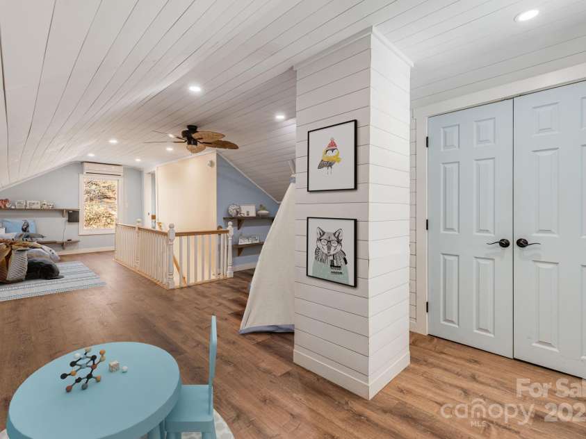 340 Wendy Avenue, Marshall, NC 28753.  MLS# CAR4210108, YatesRealty ID 7191. VIRTUALLY STAGED - 3rd bedroom is entire upper level. Leads to an amazing deck with serene views.