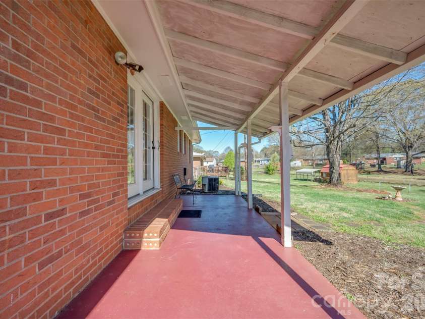 148 Westhaven Street, Forest City, NC 28043.  MLS# CAR4358705, YatesRealty ID 7192. 