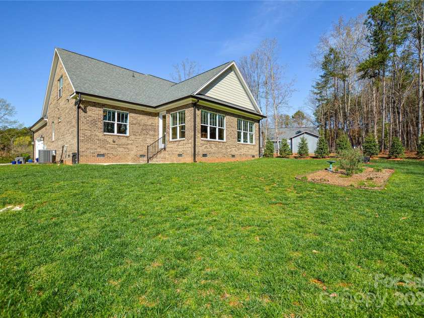 8212 Bennett Lane, Sherrills Ford, NC 28673.  MLS# CAR4239561, YatesRealty ID 7192. 