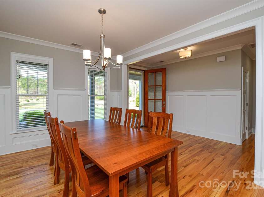 8212 Bennett Lane, Sherrills Ford, NC 28673.  MLS# CAR4239561, YatesRealty ID 7192. Dining