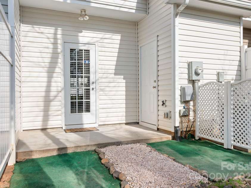 12417 Mcgrath Drive, Charlotte, NC 28269.  MLS# CAR4234181, YatesRealty ID 7194. 