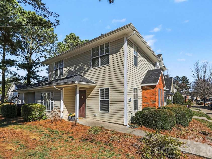 3653 Melrose Cottage Drive, Matthews, NC 28105.  MLS# CAR4350257, YatesRealty ID 7194. 