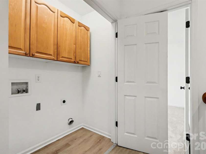 3653 Melrose Cottage Drive, Matthews, NC 28105.  MLS# CAR4350257, YatesRealty ID 7194. 