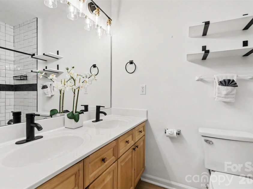 3653 Melrose Cottage Drive, Matthews, NC 28105.  MLS# CAR4350257, YatesRealty ID 7194. 