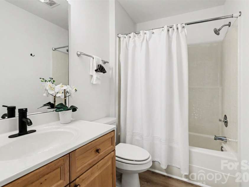 3653 Melrose Cottage Drive, Matthews, NC 28105.  MLS# CAR4350257, YatesRealty ID 7194. 