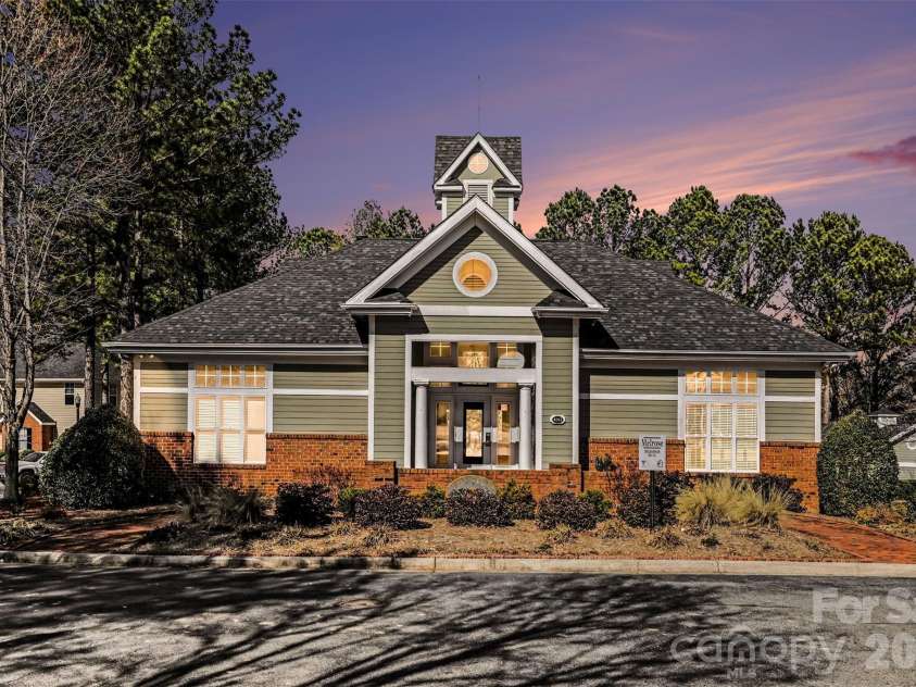 3653 Melrose Cottage Drive, Matthews, NC 28105.  MLS# CAR4350257, YatesRealty ID 7194. 