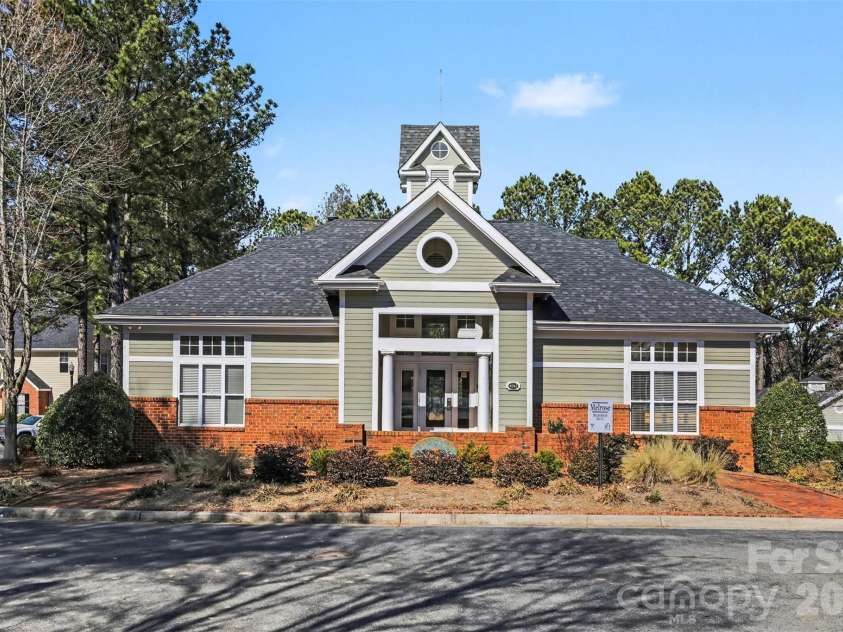 3653 Melrose Cottage Drive, Matthews, NC 28105.  MLS# CAR4350257, YatesRealty ID 7194. 