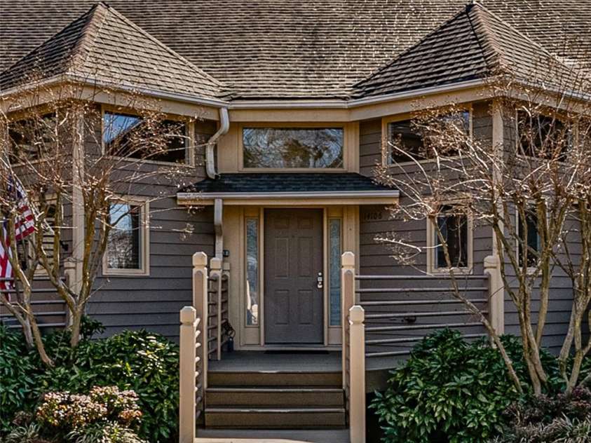 14106 Yachtsman Harbor Drive, Charlotte, NC 28278.  MLS# CAR4221329, YatesRealty ID 7195. The front porch deck fosters connection with neighbors and provides a space for outdoor grilling. All units have 2 designated parking spots.