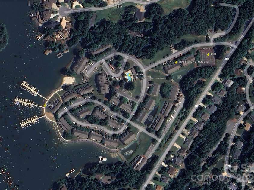 14106 Yachtsman Harbor Drive, Charlotte, NC 28278.  MLS# CAR4221329, YatesRealty ID 7195. Waterfront community with resort-like amenities, including marina