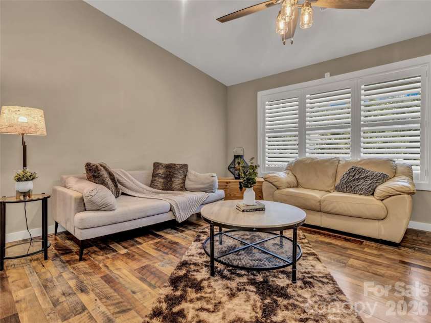 212 Walt Drive, Hendersonville, NC 28792.  MLS# CAR4299094, YatesRealty ID 7196. 