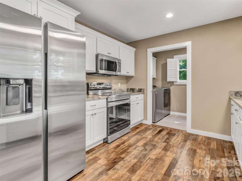 212 Walt Drive, Hendersonville, NC 28792.  MLS# CAR4299094, YatesRealty ID 7196. 