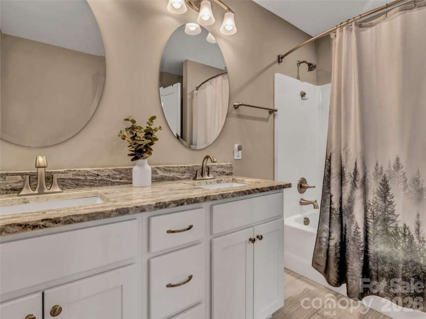 212 Walt Drive, Hendersonville, NC 28792.  MLS# CAR4299094, YatesRealty ID 7196. 