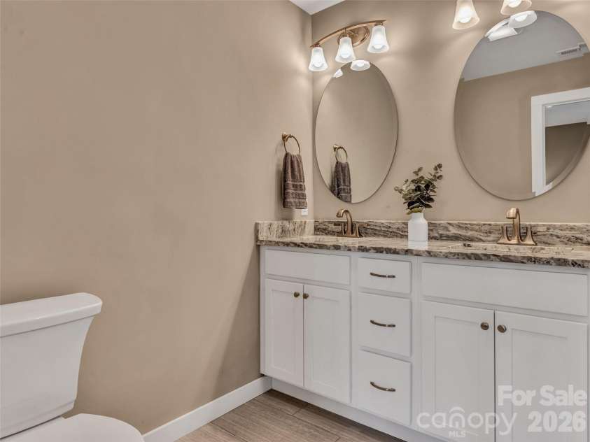 212 Walt Drive, Hendersonville, NC 28792.  MLS# CAR4299094, YatesRealty ID 7196. 
