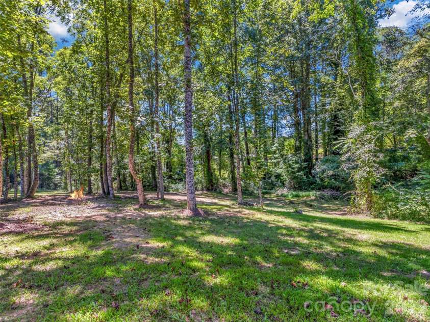 212 Walt Drive, Hendersonville, NC 28792.  MLS# CAR4299094, YatesRealty ID 7196. 