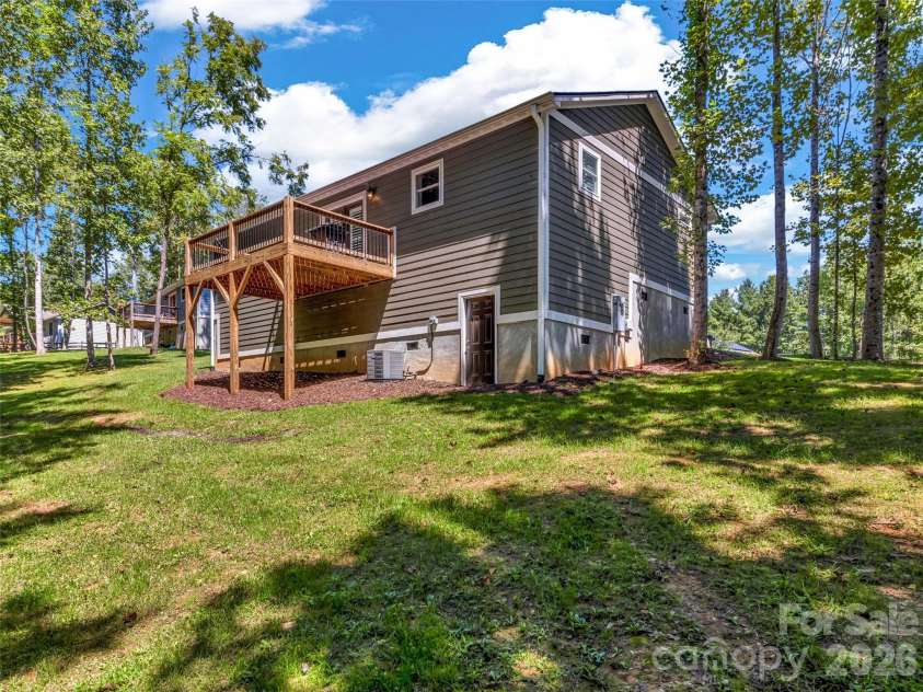 212 Walt Drive, Hendersonville, NC 28792.  MLS# CAR4299094, YatesRealty ID 7196. 