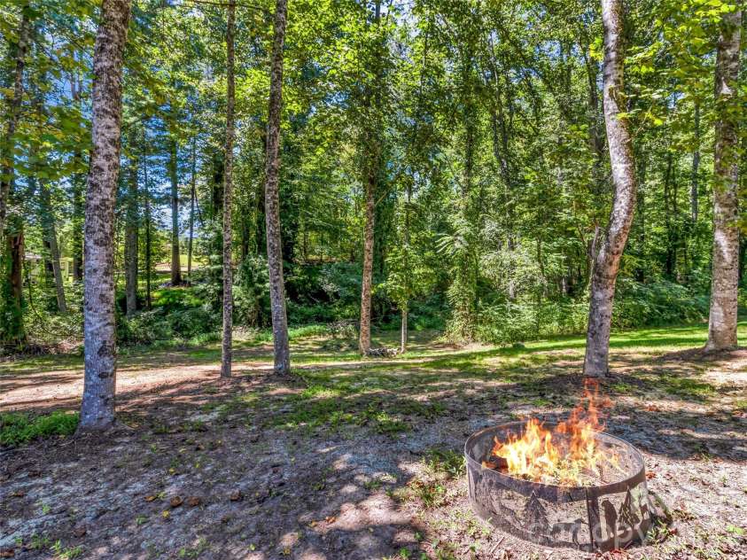 212 Walt Drive, Hendersonville, NC 28792.  MLS# CAR4299094, YatesRealty ID 7196. 