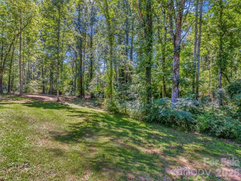 212 Walt Drive, Hendersonville, NC 28792.  MLS# CAR4299094, YatesRealty ID 7196. 