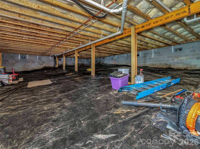 212 Walt Drive, Hendersonville, NC 28792.  MLS# CAR4299094, YatesRealty ID 7196. 